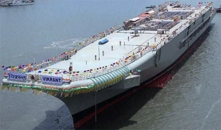印度制造的航母终于首次完成海试，难产已有23年