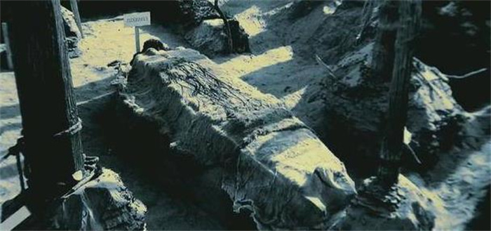 新疆发现3000年前木乃伊，DNA检测后，专家：他们是混血儿