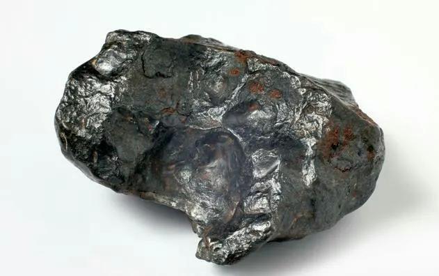 车里雅宾斯克陨石疑似被UFO击碎，在其中发现了奇特的晶体