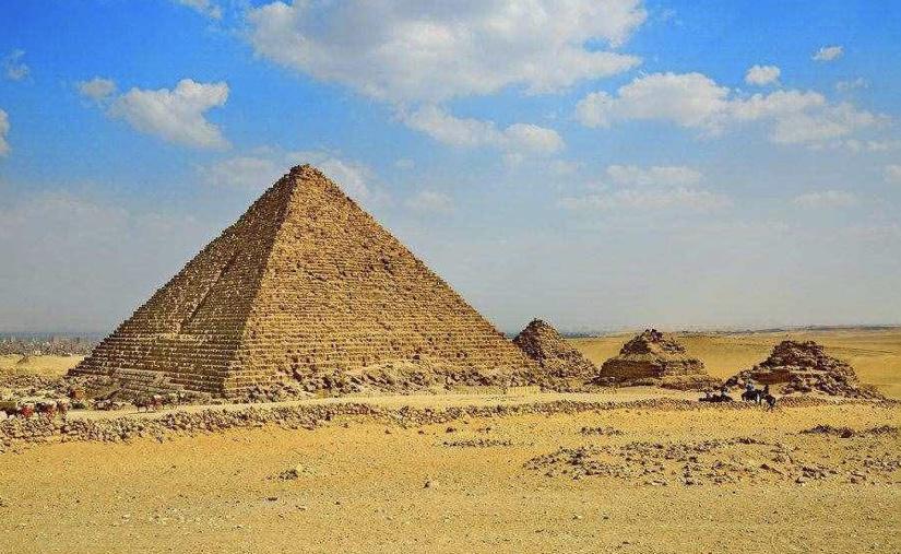 考古学家们的最新发现，古埃及金字塔的谜题很有可能被揭开
