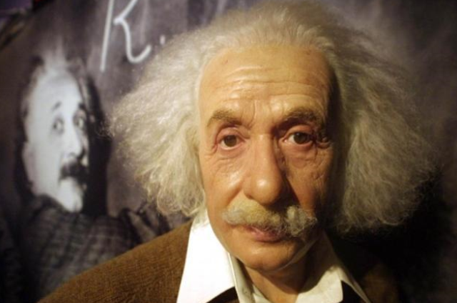 爱因斯坦在自己去世之前，为啥要把自己的笔记烧毁？