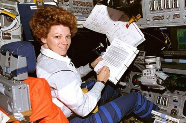 要是女性宇航员在太空当中遇到生理期，他们应该怎么办？