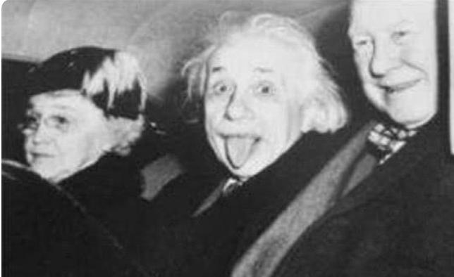 爱因斯坦在拍照的时候，为啥总喜欢吐舌头？（科学家怪癖）