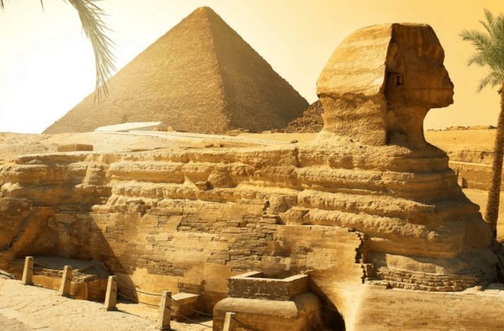 古埃及人民在建造金字塔的时候，他们使用的是什么办法？