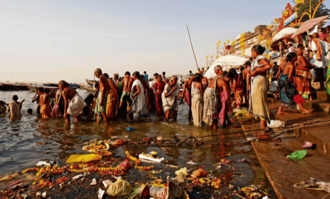 印度“恒河”垃圾遍布，当地人直接饮用却不生病，这是为啥？