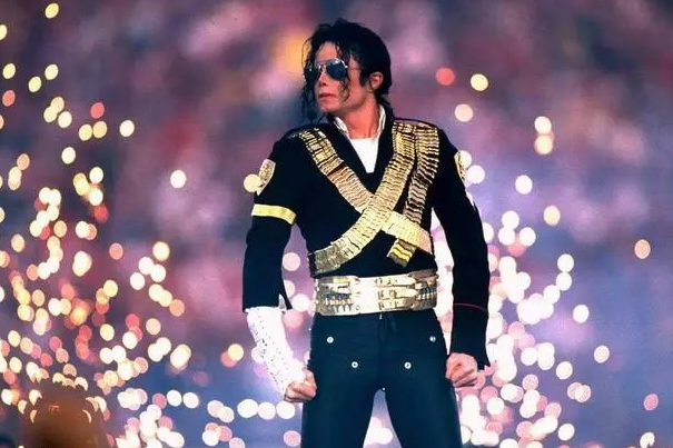 迈克尔杰克逊演唱会晕倒人数最多的一次：5000人晕倒(23人死亡)