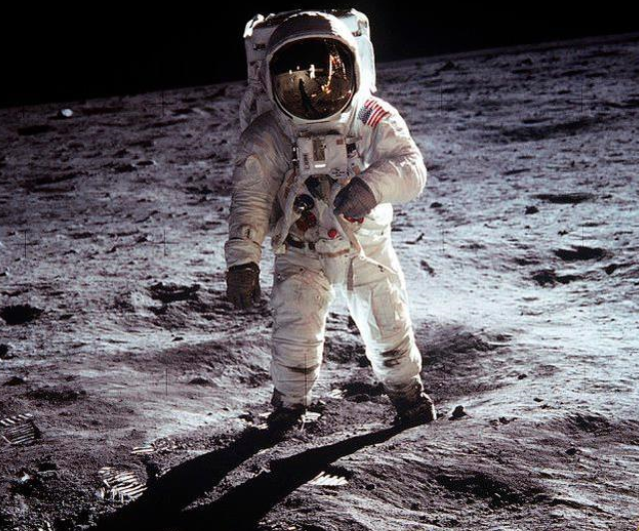 美国科学家通过月球土壤，居然可以成功种植（移民月球）