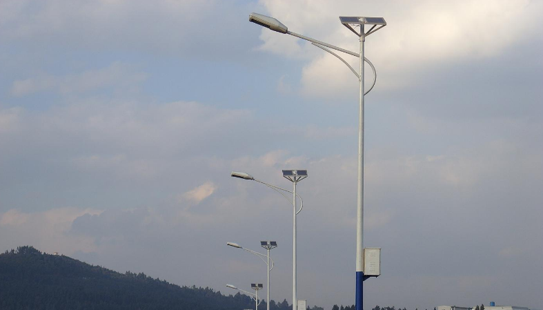 曾经在全国铺设的太阳能路灯，为什么现在很少能看得到了？
