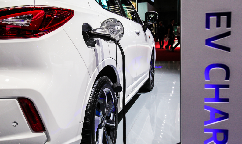 新能源汽车现在技术还不成熟，为什么那么多人都想买？