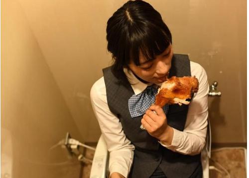 超12%的日本人在厕所吃过饭，难到与屎相伴吃饭更香吗？