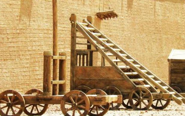 古代守城兵不推倒攻城梯的原因？难道推了反而更麻烦吗？