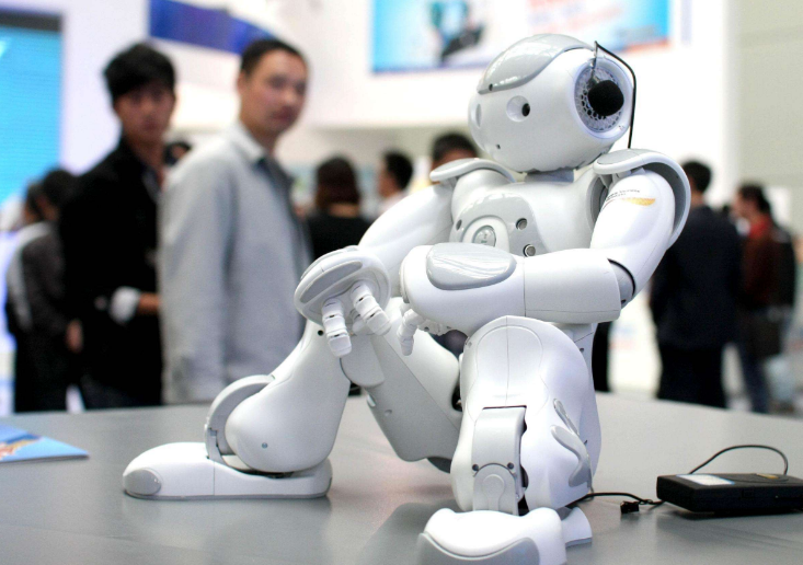 英国出现了会飞的机器人，未来能不能在人类上天？（飞天机器人）