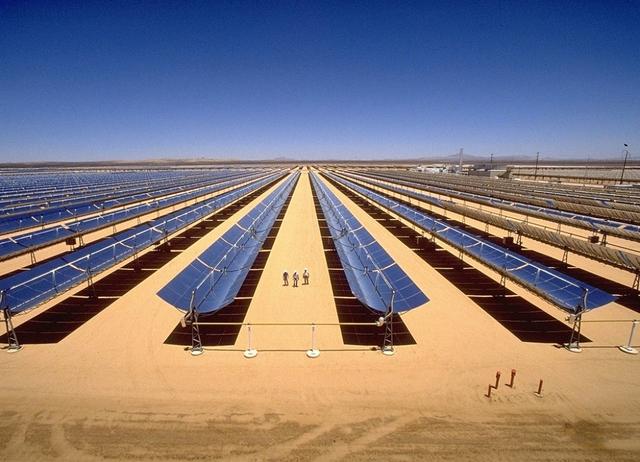 我国沙漠众多的地方，为什么不使用绿色环保的装置来实现用电自由