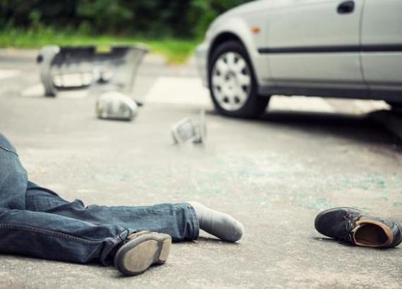 在车祸中鞋被撞飞，不叫救护车直接喊殡仪车，怎么会有这种说法?