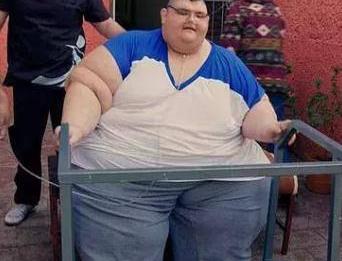 世界上最胖的男人为1194斤，竟与中国最胖的人相差了600斤