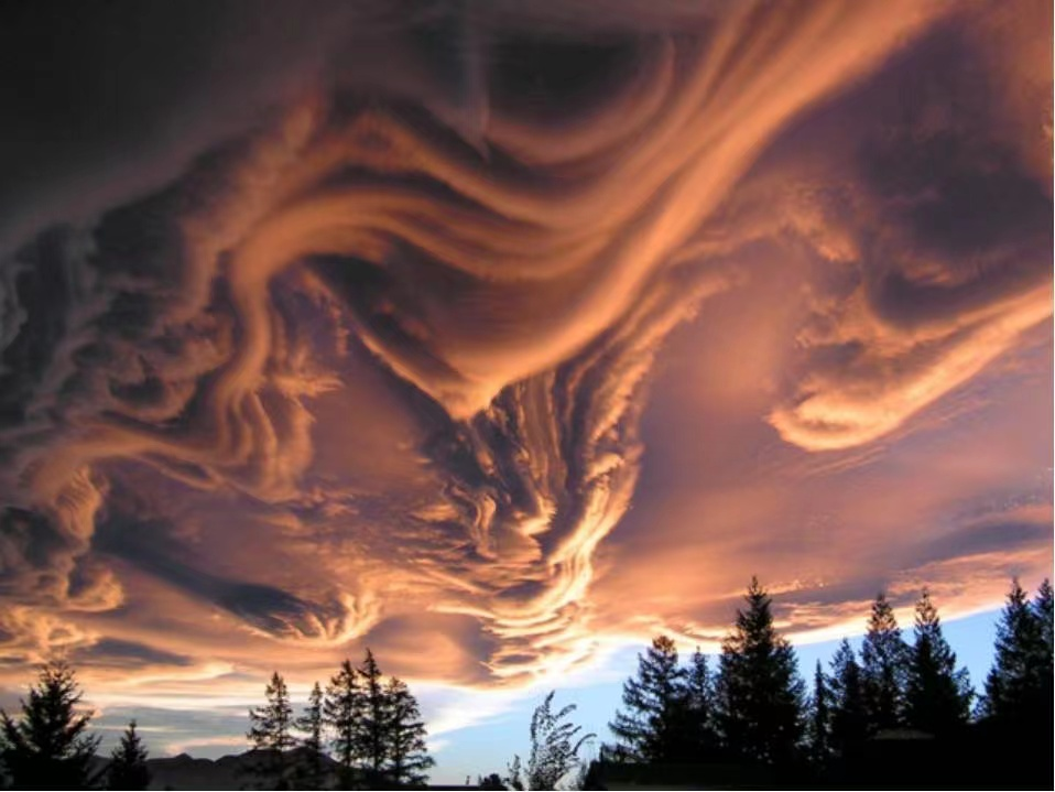 罕见“糙面云”现身河南 波谲诡异 看着让人害怕 咋形成的？