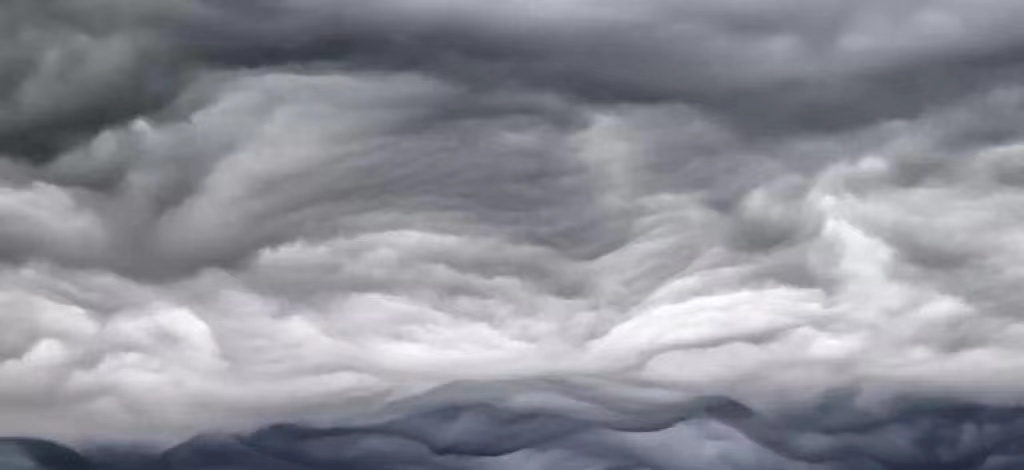 罕见“糙面云”现身河南 波谲诡异 看着让人害怕 咋形成的？