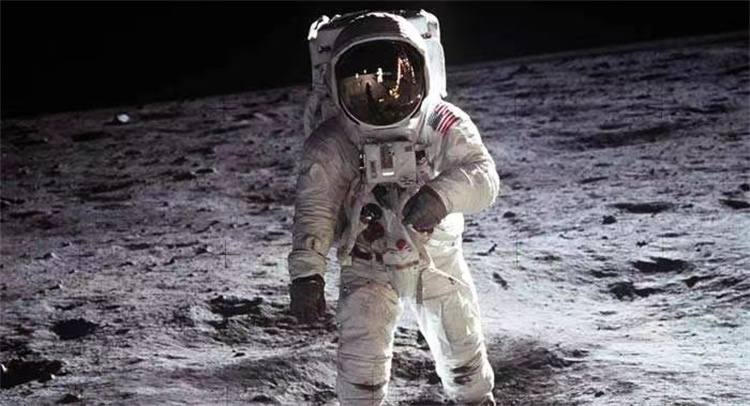 如果宇航员在月球上厕所 会带来什么后果 真实又可怕