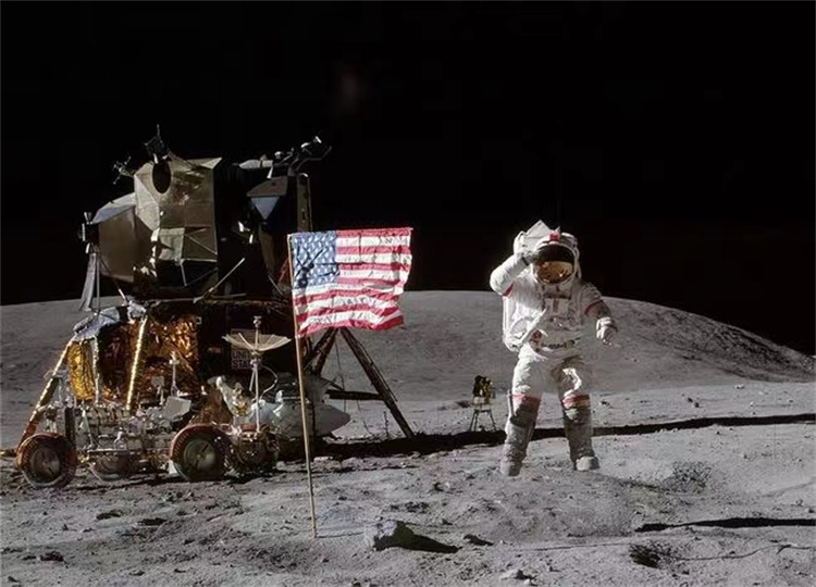 五星红旗月球“升起” 美国登月再遭质疑?（月球探索）