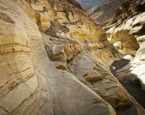 美国神奇的峡谷：石头会自己走路（科学揭秘）
