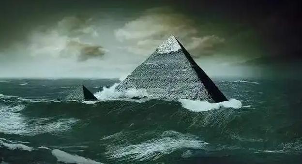 百慕大小时的飞机，海底发现巨大金字塔, 能解开飞机失踪之谜？