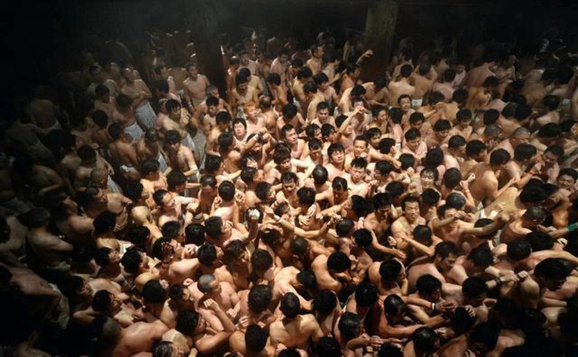 日本的奇葩节日：男性赤身裸体希望得到好运（传统节日）