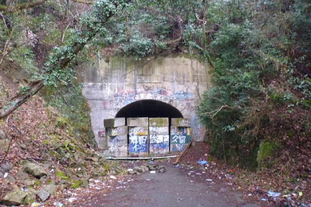 日本的恐怖隧道：曾经发生过命案（一男子被绑火火烧死）