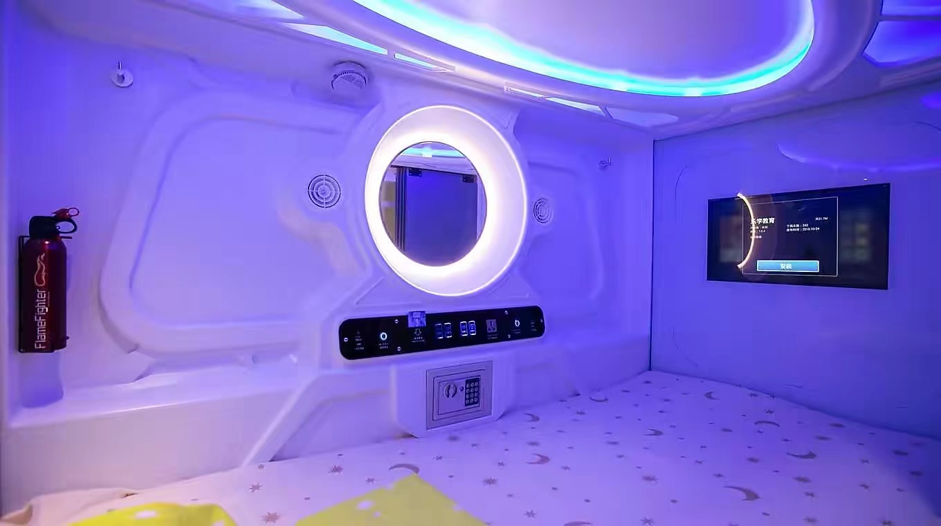 法国设计师的“蜜月太空舱”，让人们在天空享受极致的浪漫