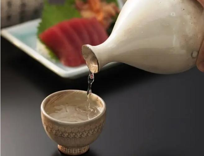 日本的清酒是如何酿造出来的，有什么特殊功效  （制作过程）