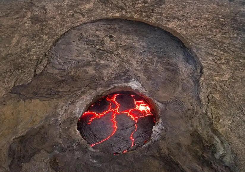 探访非洲人间地狱，体验火山岩浆喷涌而出  （探险之旅）