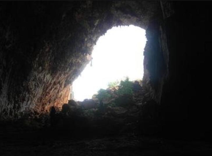 印尼的一个神秘洞穴：像吸尘器一样把人吸进去（自然之谜）