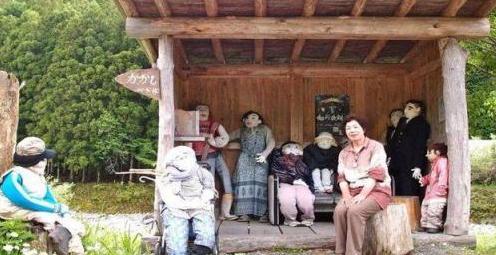 日本的小村庄：全是稻草做成的人（一个人的温馨他人看来恐怖）