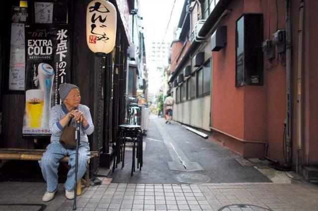 日本的严重社会危机：老龄化和出生率（国家大政方针）