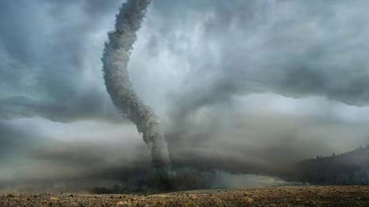 自然灾害：人如果在龙卷风中间会发生什么？（科学揭秘）