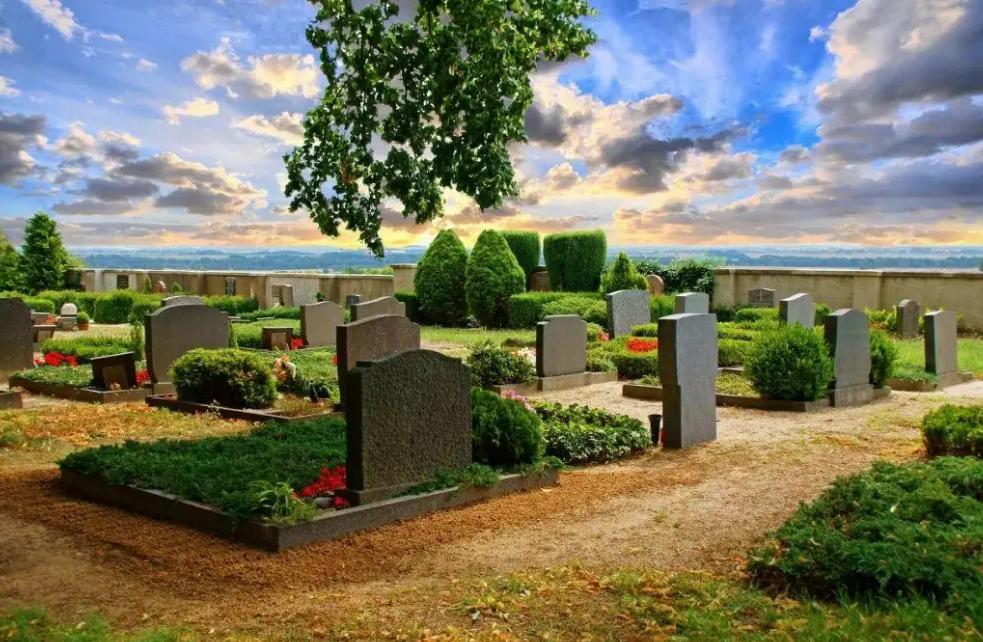除房价外，墓地也有了“限购令”  跨省买墓有着哪些无奈