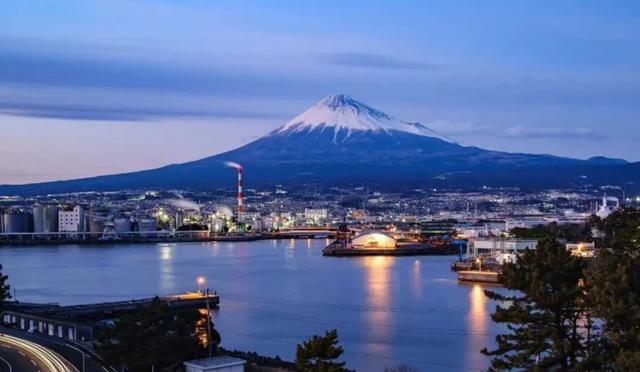 富士山沉睡了三百多年，或许再次准备喷发（物种大灭绝）