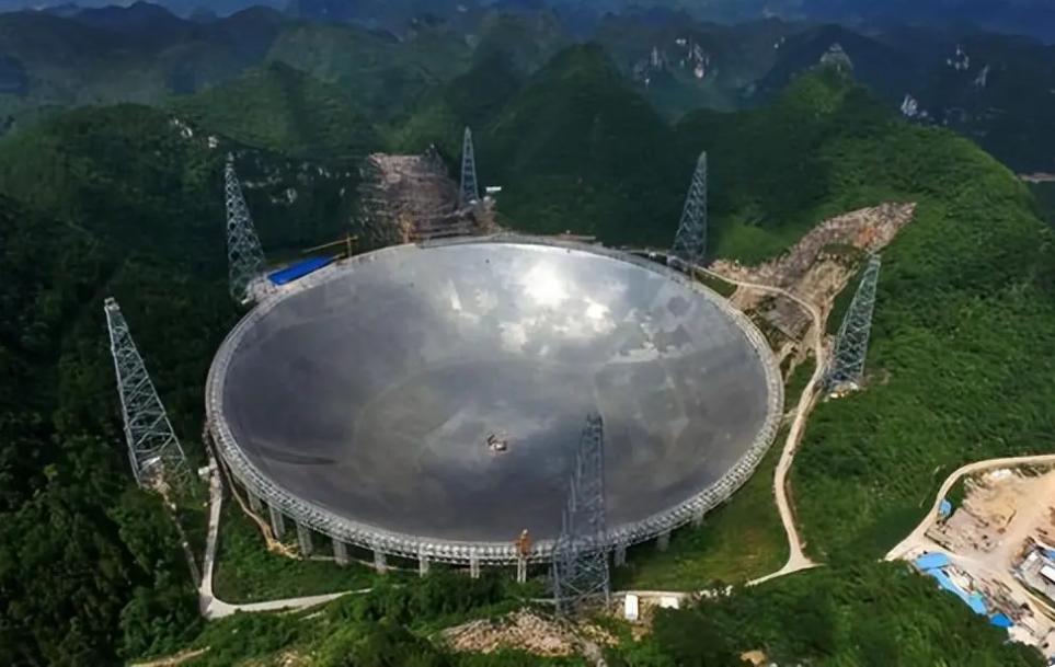 在贵州山区世界上最大的望远镜中国天眼到底发现了什么？