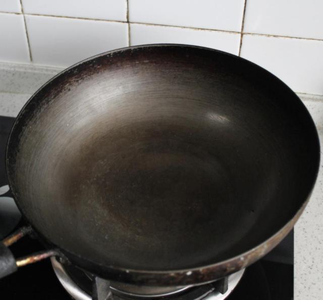 为什么家里做饭都用铁锅？为什么不是铝的？铜的？