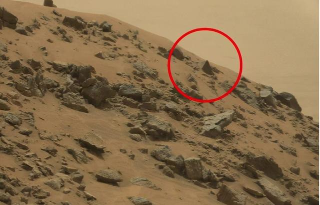为什么火星吸引地球人的目光，为何火星有人面像千米高的金字塔？
