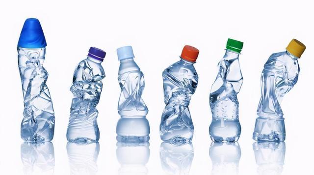 玻璃瓶比塑料瓶危害更大，环境问题需要考虑（自然环境）
