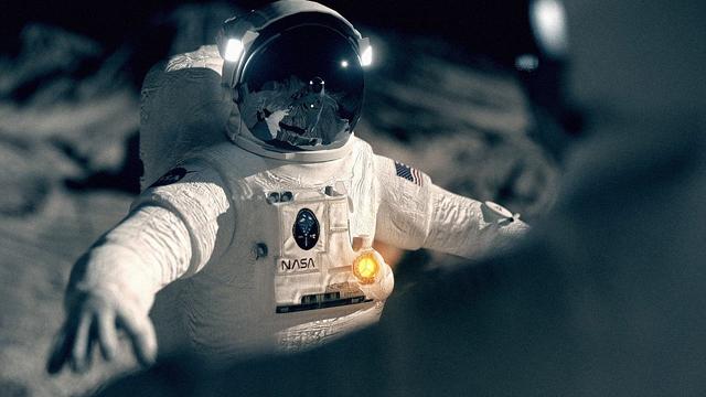 宇航员回到地球站不起来，为什么空间站不模拟重力？