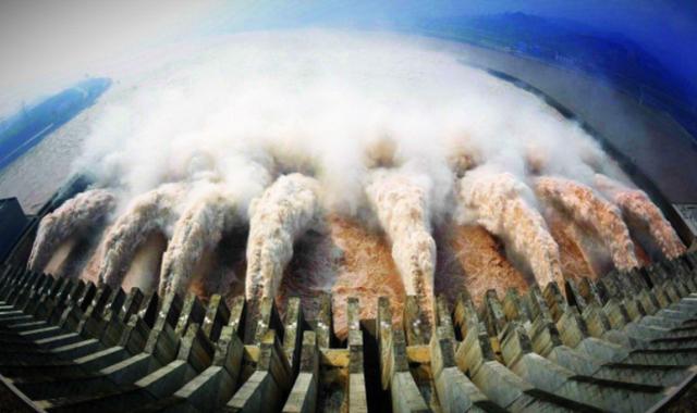 厉害了我的国，中国建世界最大水电站，发电量是三峡的3倍多