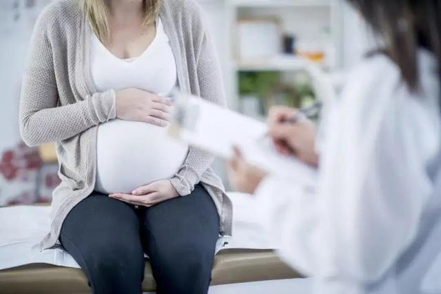 人类全是早产儿？科学家：怀孕21个月足月，10月怀胎是“被逼的”