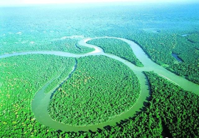 亚马逊河与长江相比更厉害？为何说它可怕，没人敢下河游泳？