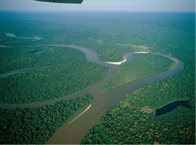 无人敢下河游泳，亚马逊河有何神秘力量？比起长江“牛”在哪里？