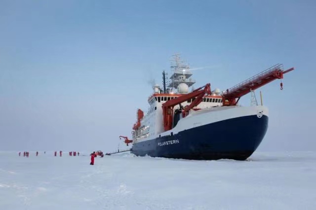 北极正慢慢消失？科考船耗时389天带回来带噩耗（温室效应）