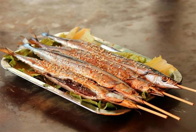 秋刀鱼卖300元一条，日本过度捕捞后“吃不起”，居然还赖中国