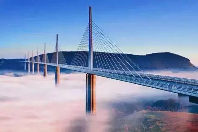 中国现代桥梁工程有着世界上最长最高的桥（十大现代桥梁工程）