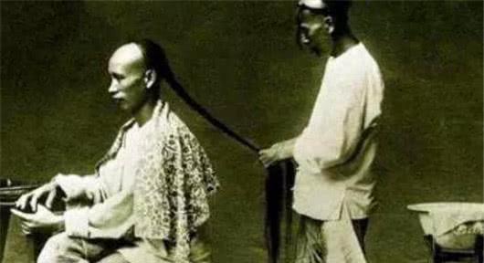 清朝官员不洗头，长辫子到底有多脏？英国传教士拍下老照片
