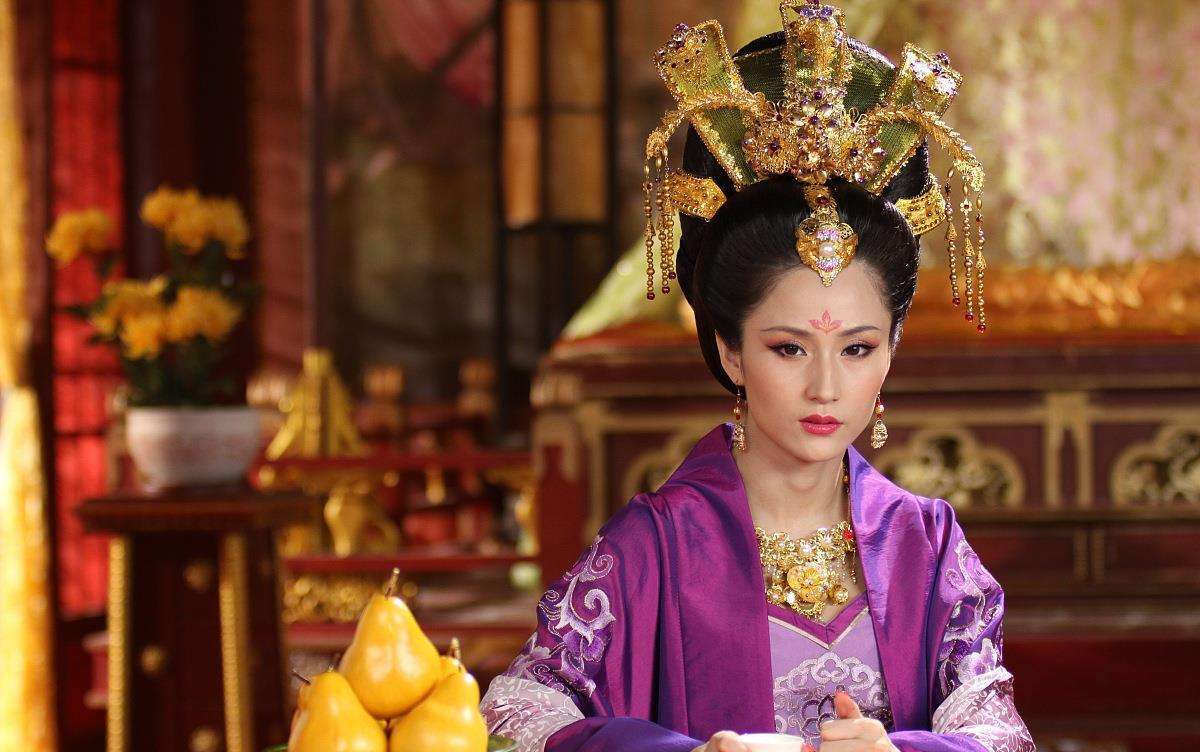 北齐胡氏在高湛当皇帝前，本来温柔贤淑，为何此后她就变了